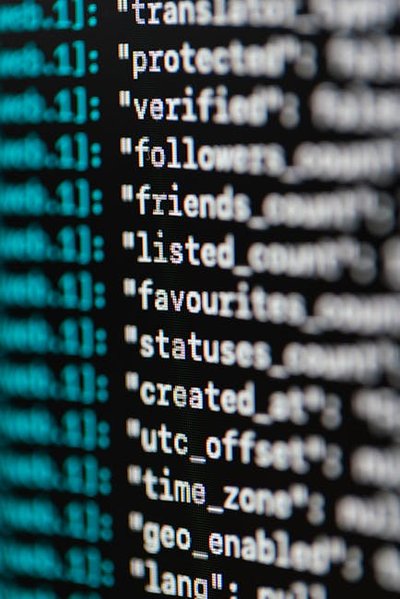 用PHPStan自定义规则自动揪出Laravel Eloquent中的N+1查询与懒加载隐患
