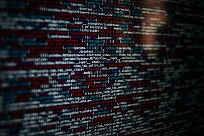 现代PHP框架实战：Laravel性能调优与SQL注入防御全指南
