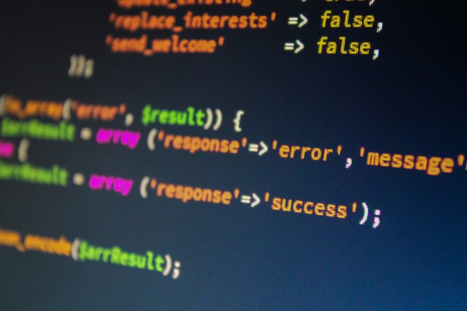 PHP定时任务与Redis原子锁：过期域名毫秒级抢注与批量出价自动化实战
