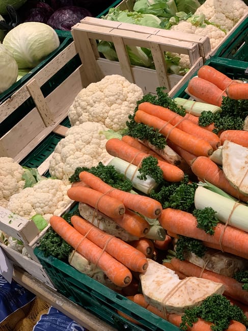 Celery task deduplication with Redis set