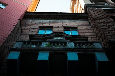 用PHPStan自定义规则自动检测Laravel废弃Facade并推荐依赖注入