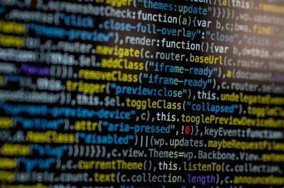 用PHPStan自动检测Laravel模型事件监听器引发的数据库连接泄漏与事务悬挂